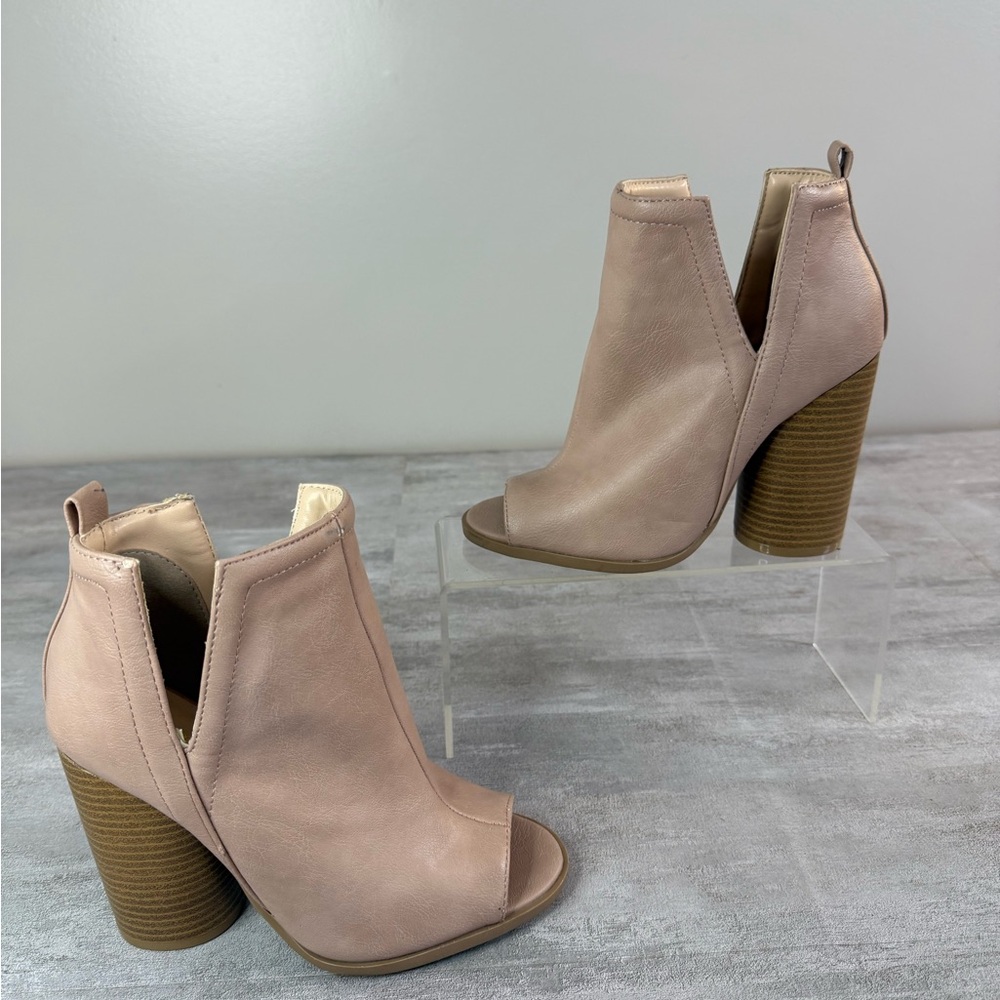 Qupid Open Toe Block Heel Pink Pale Ankle Booties Sz 5.5 Boots Heels